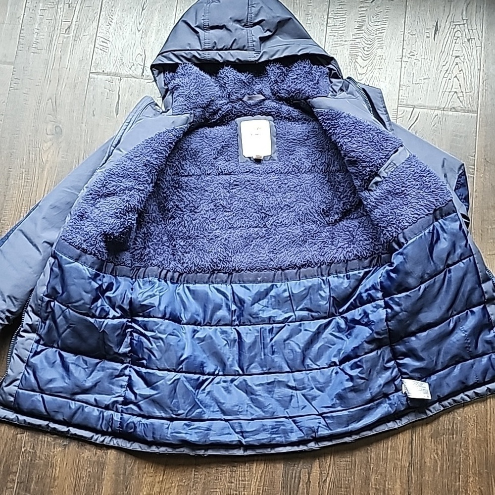 Cat and Jack Boys navy blue lined coat size 12-14...missing zipper pull. - Picture 3 of 4